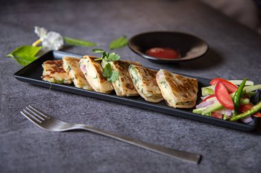 Meksika usulü lezzetli quesadilla 'yı seçici odaklanma ile kapat
