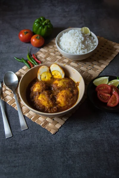 Beliebte Indische Mittagszutat Eiercurry Einer Schüssel Der Regel Mit Reis — Stockfoto