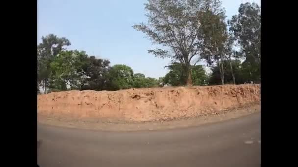 Veículo Movimento Através Paisagem Seca Indiana Ponto Vista Dos Passageiros — Vídeo de Stock