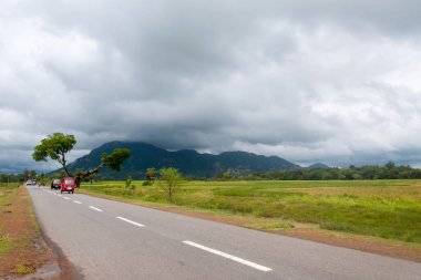 Puri, Odisha, Hindistan 'ın dışında kasvetli bir öğleden sonra.