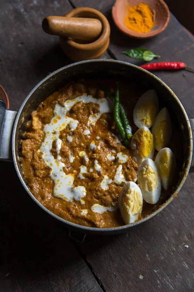 Nordindische Delikatesse Chicken Bharta Zubereitet Mit Geschreddertem Huhn Eiern Butter — Stockfoto