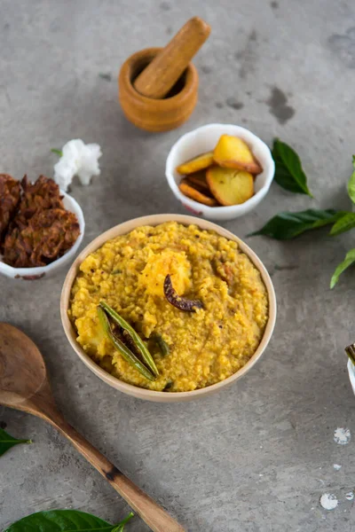 Berühmtes Indisches Rezept Khichdi Oder Essen Mit Dal Oder Lentins — Stockfoto