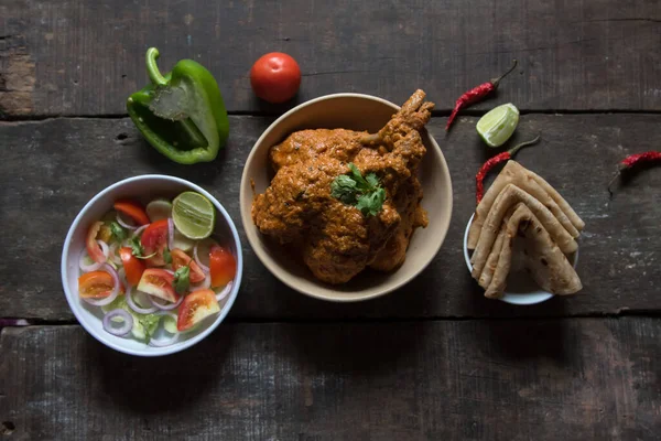 Murg Makhani Oder Butterhuhn Mit Hühnerbrust Zwiebeln Knoblauch Und Ganzen — Stockfoto