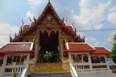 Wat Prachapithak, Tayland 'ın Warin Chamrap şehrinde bir Budist tapınağıdır.