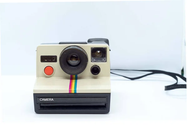 beyaz arkaplan ile hazır kamera