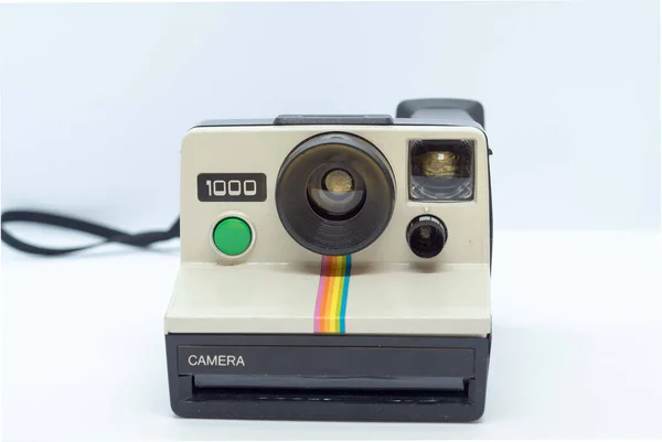 beyaz arkaplan ile hazır kamera