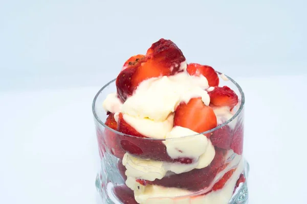 Strawberry Dessert Cream Serviceed Glass Glass — стокове фото
