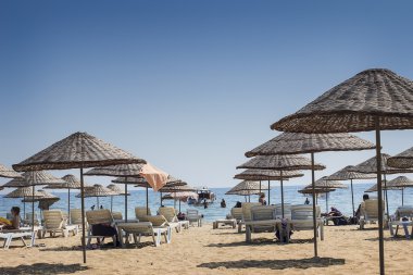 Çizgiler güneş koruyucu çatı Florya Plajı, Istanbul, Türkiye