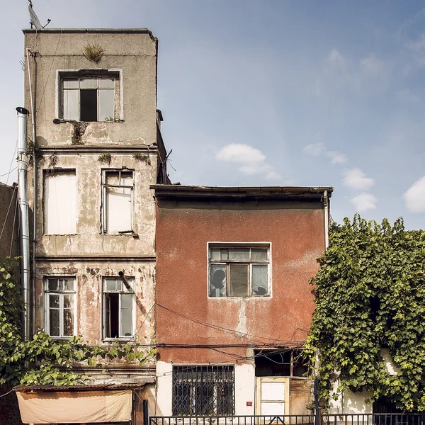 Старий будинок в історичній частині міста Стамбул — стокове фото