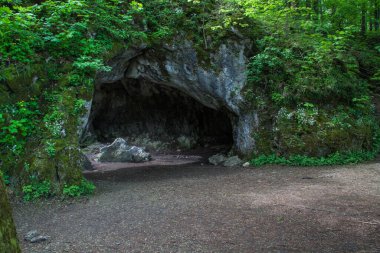 Neandertal insanların yaşadığı Sipka mağarası adında ünlü bir yer. Stramberk, Moravya, Çek Cumhuriyeti
