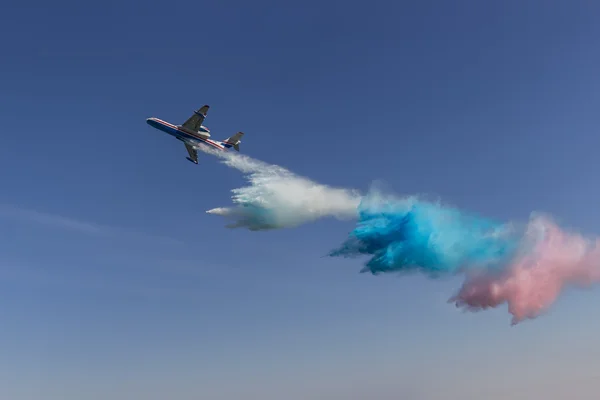 Rus bayrağı deniz uçağı olmak-200 bültenleri gibi su