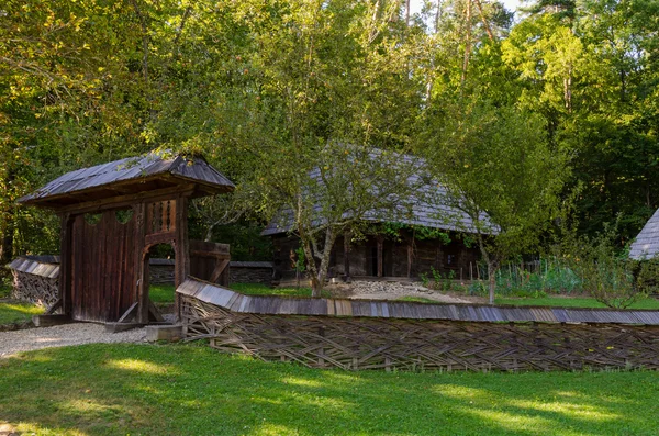 Altes traditionelles Haus in Rumänien — Stockfoto