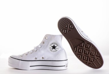Tüm Yıldızları Converse