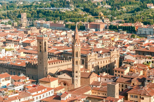 Florence. Uitzicht over de stad van bovenaf . — Stockfoto