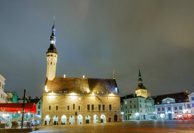 Tallinn. Town Hall Meydanı.