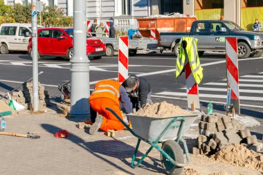 Riga. Kaldırım onarımı.
