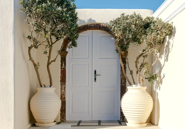 Oia. Hermosa puerta a la casa . — Foto de Stock