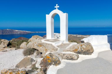 Oia. Yukarıdan köyünün havadan görünümü.