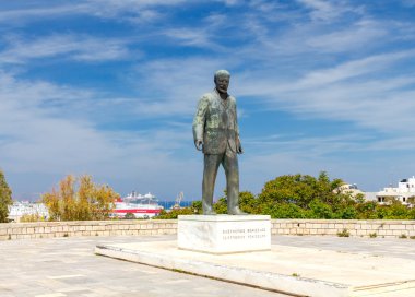 Kandiye. Anıt Elefteros Venizelos.