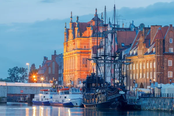 Gdansk. Geceleri Orta dolgu. — Stok fotoğraf