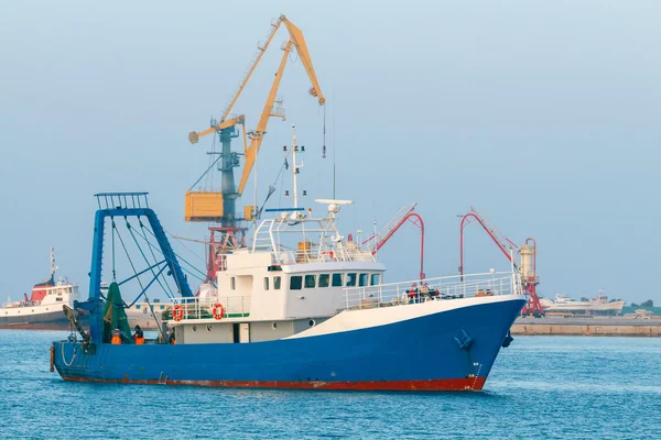 Pesca de cerquero en la bahía . — Foto de Stock