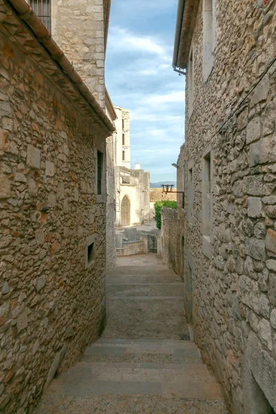 Girona. Den traditionella staden gata. — Stockfoto