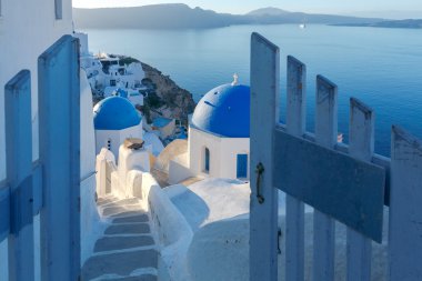Oia. Santorini geleneksel mimarisi.