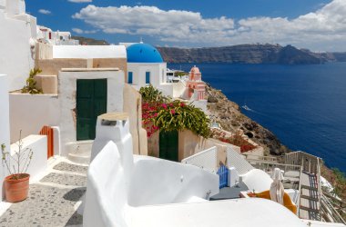 Oia. Santorini geleneksel mimarisi.