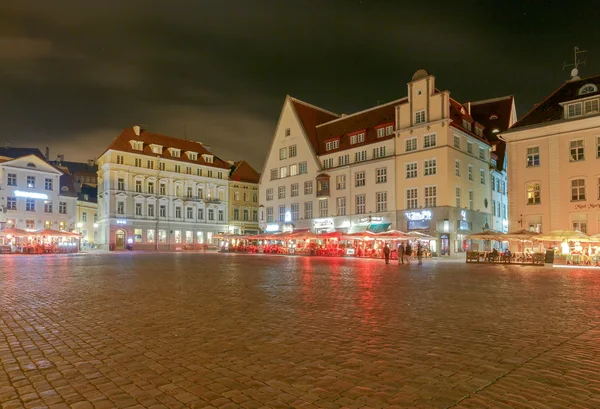 Old streets of Tallinn at night. — Stock Photo, Image