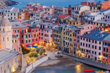 Vernazza. Eski İtalyan Köyü Akdeniz kıyısında.