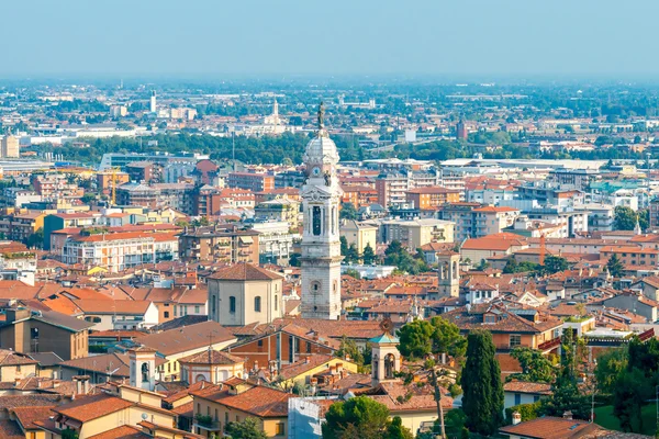 Bergamotte. Blick auf die Stadt vom Hügel aus. — Stockfoto