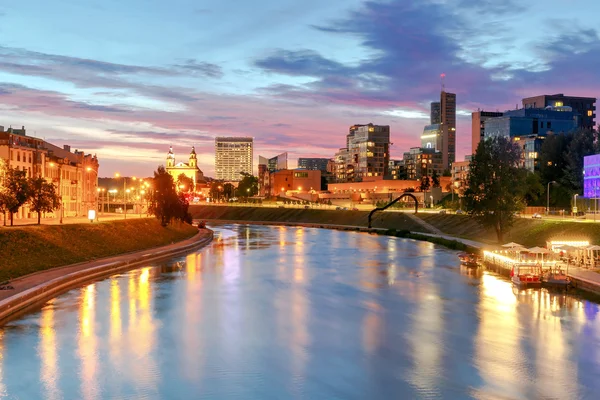 Vilnius. Vista de los rascacielos modernos en el centro   . —  Fotos de Stock