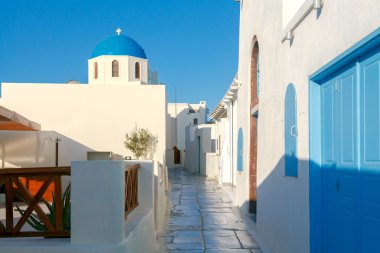 Oia. Santorini geleneksel mimarisi.