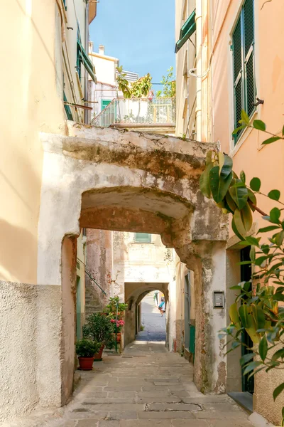 Riomaggiore. Italian village on the coast. — Stock Photo, Image