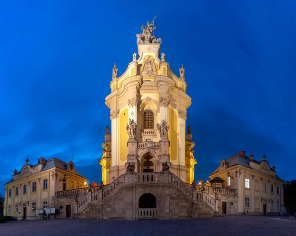 Lviv. Catedral de São Jorge ao pôr-do-sol. — Fotografia de Stock