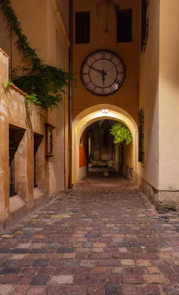 Lviv. Armenian courtyard at dawn. — Stock Photo, Image