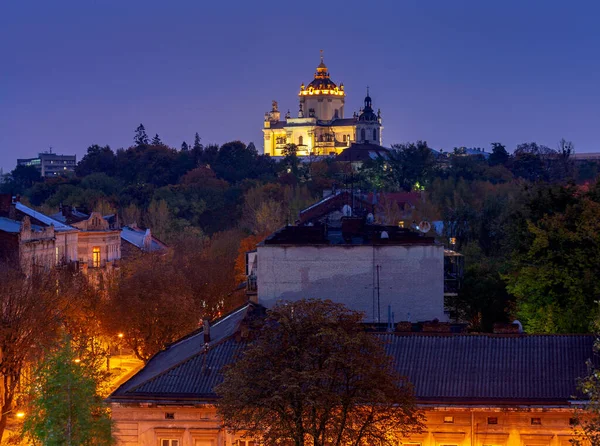 Lviv. Catedral de São Jorge ao pôr-do-sol. — Fotografia de Stock