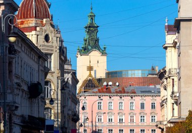 Lviv. Eski şehrin mimarisi..