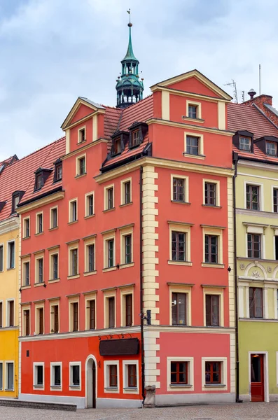 Wroclaw. Anciennes maisons colorées dans la partie historique de la ville. — Photo