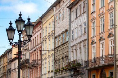 Lviv. Eski şehrin mimarisi..