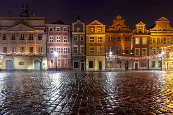 Poznan. Altstadtplatz bei Nacht. — Stockfoto