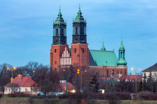 Cathédrale Très Sainte Théotokos Sur Île Tum Dans Soirée Poznan — Photo