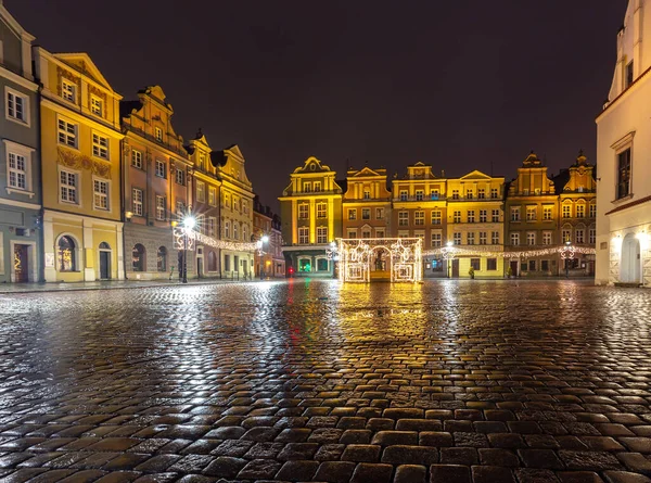 Stary Rynek Kolorowe Fasady Średniowiecznych Domów Nocy Poznaniu Polska — Zdjęcie stockowe