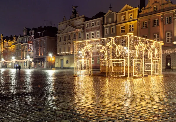 Alter Marktplatz Und Farbenfrohe Fassaden Mittelalterlicher Häuser Bei Nacht Poznan — Stockfoto