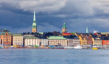 Güneşli bir sabahta şehir seti manzarası. Stockholm.