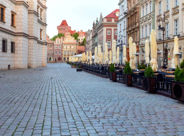 Met Poznan. Marktplein op een zonnige dag. — Stockfoto