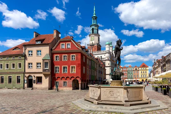 Poznan. Marknadstorget en solig dag. — Stockfoto