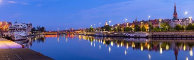 Szczecin. Sabahın erken saatlerinde şehir seti panoraması.
