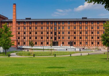 Bydgoszcz. Eski değirmen kompleksinin cephesi.