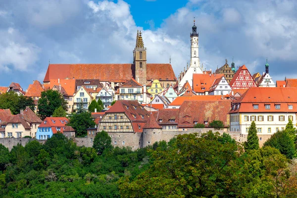 Rothenburg ob der Tauber. La antigua ciudad medieval famosa en un día soleado. —  Fotos de Stock